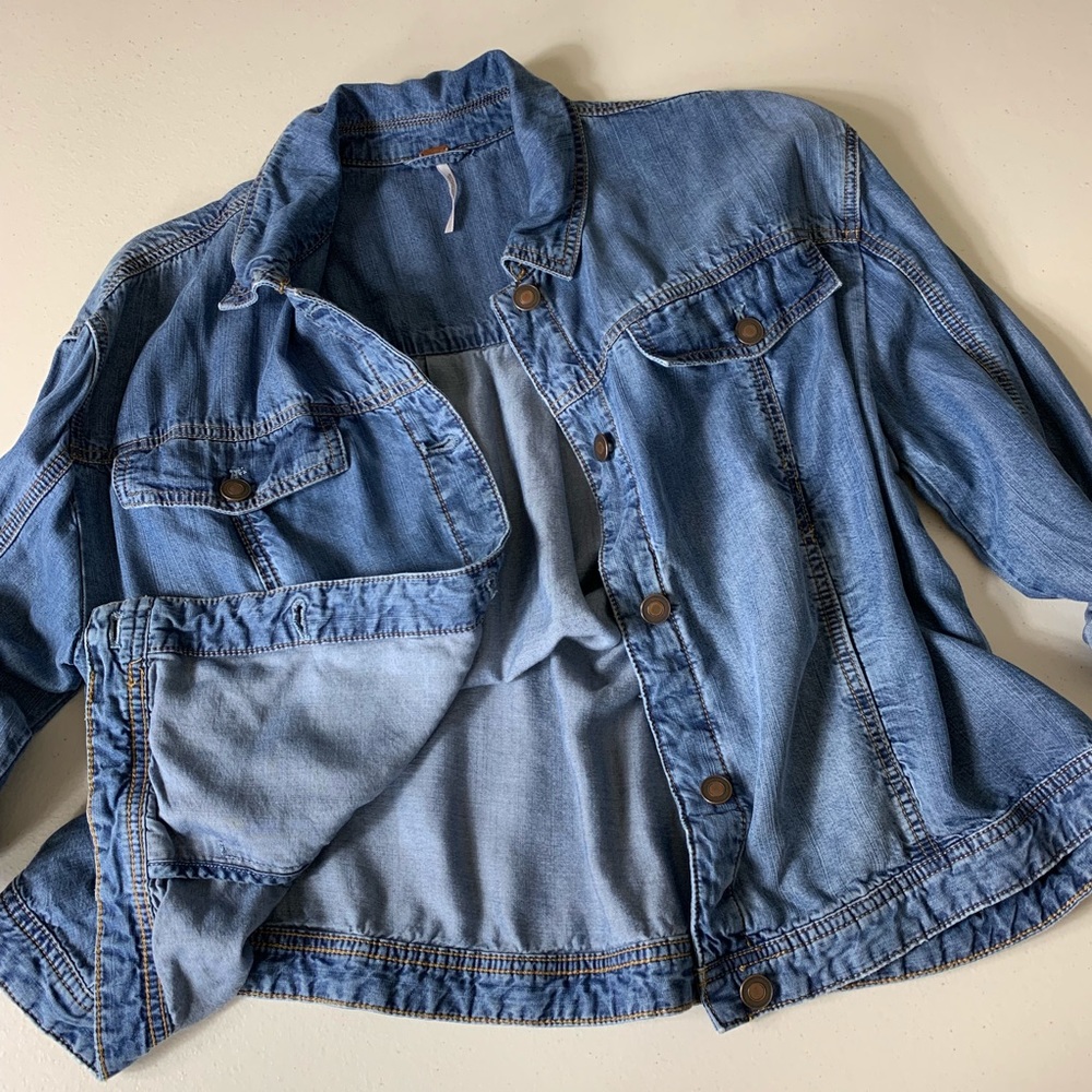 Free People Swing Relaxed chambray Shirt Jacket - Picture 4 of 7
